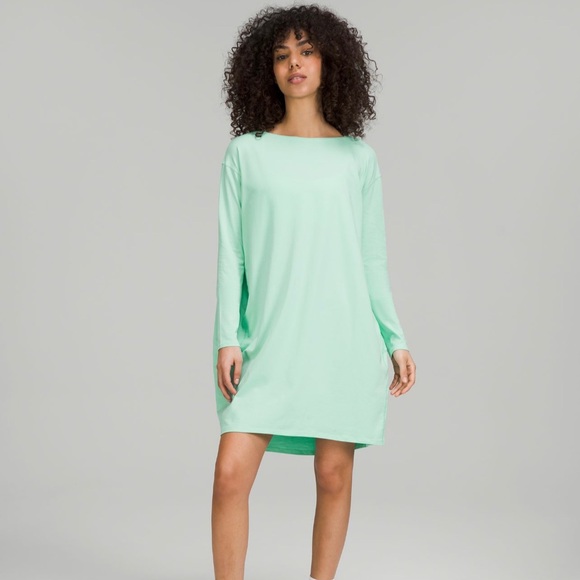 Lululemon Back in Action Long Sleeve Dress Size 8 WLDM - Picture 1 of 4